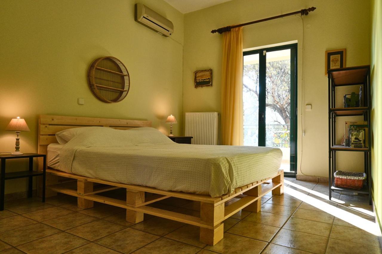 Pavlos' Cottage With Beach View Kórfos Eksteriør bilde